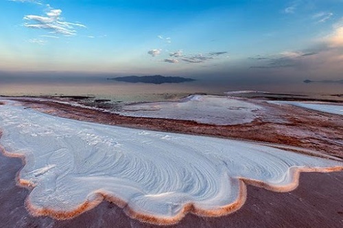 دریاچه ارومیه یکی از مناطق گردشگری ارومیه است.