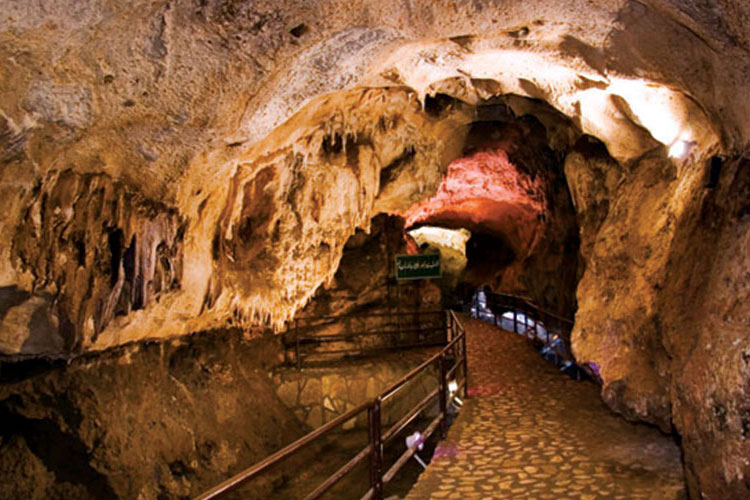 غار قوری قلعه از زیبا ترین جاذبه های گردشگری کرمانشاه